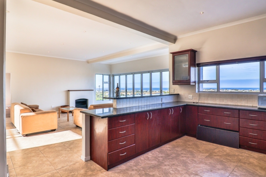 To Let 6 Bedroom Property for Rent in Bettys Bay Western Cape